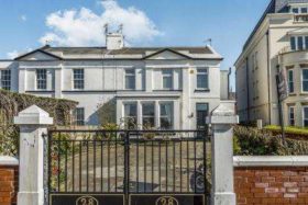 5 bedroom Semi-Detached for sale